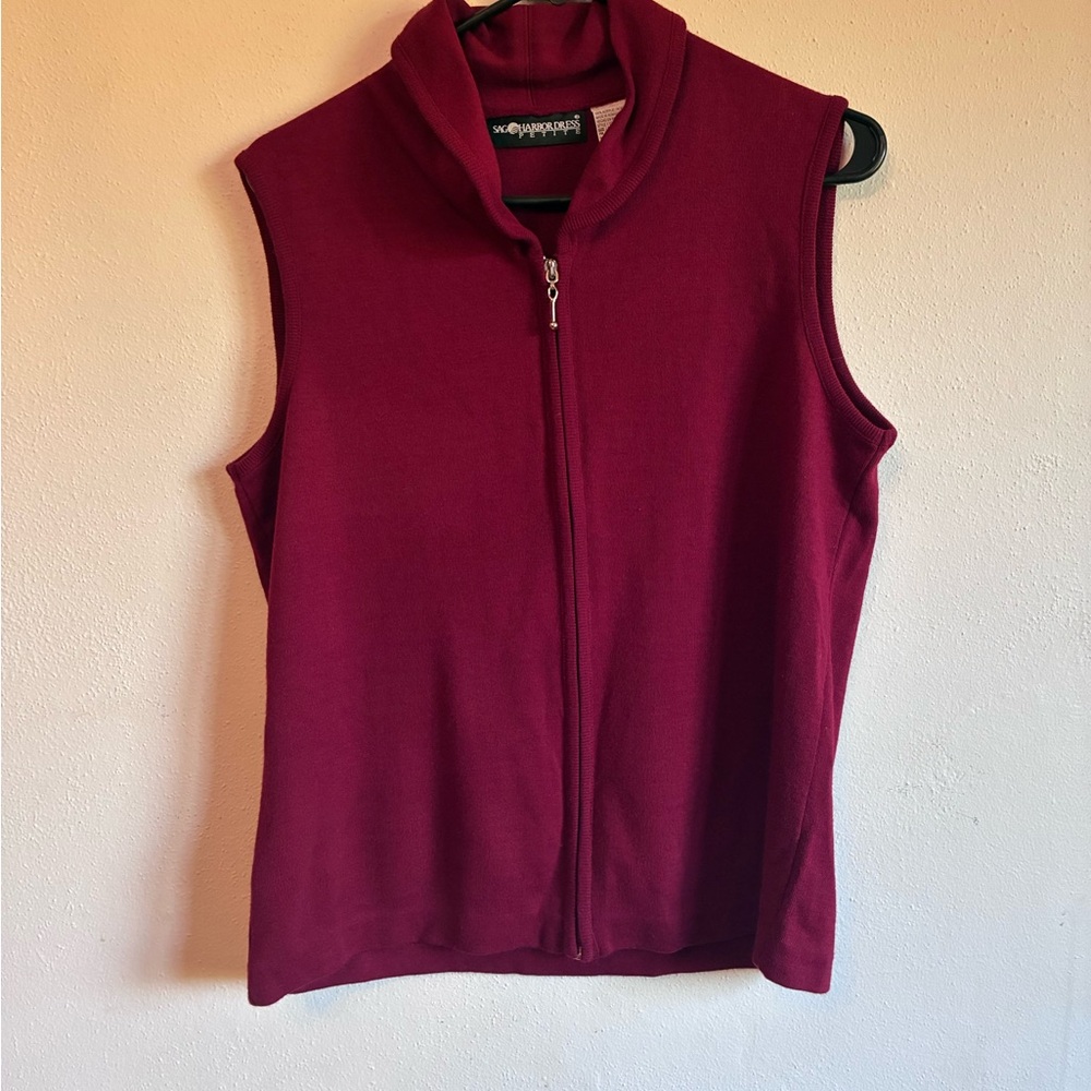 Sag Harbor Maroon Sleeveless Zip-Up Tank Top